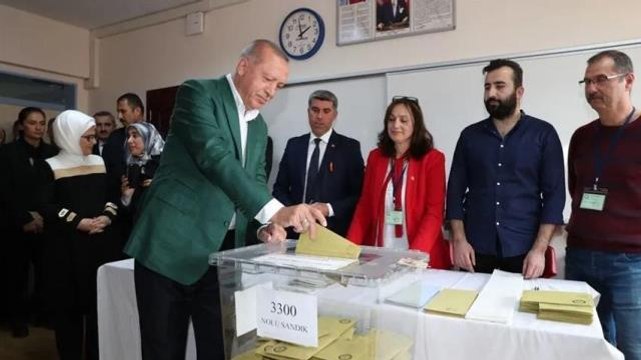 Cumhurbaşkanı Erdoğan oyunu kullandı mı? Cumhurbaşkanı Erdoğan oyunu nerede, hangi okulda kullandı?