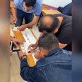 -Şanlıurfa'da bazı vatandaşlar, birden çok oy pusulası alarak Erdoğan'a oy verdi
