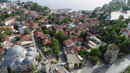 Antalya'da geceleri 10 bin kişinin olduğu mahallede, 75 seçmen bulunuyor