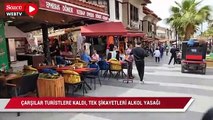 Çarşılar turistlere kaldı, tek şikayetleri alkol yasağı