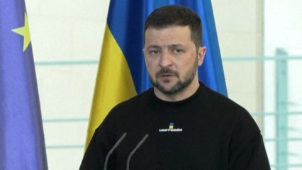 下载视频: Guerre en Ukraine : en Allemagne, Zelensky revient à la charge pour la livraison d’avions de combat