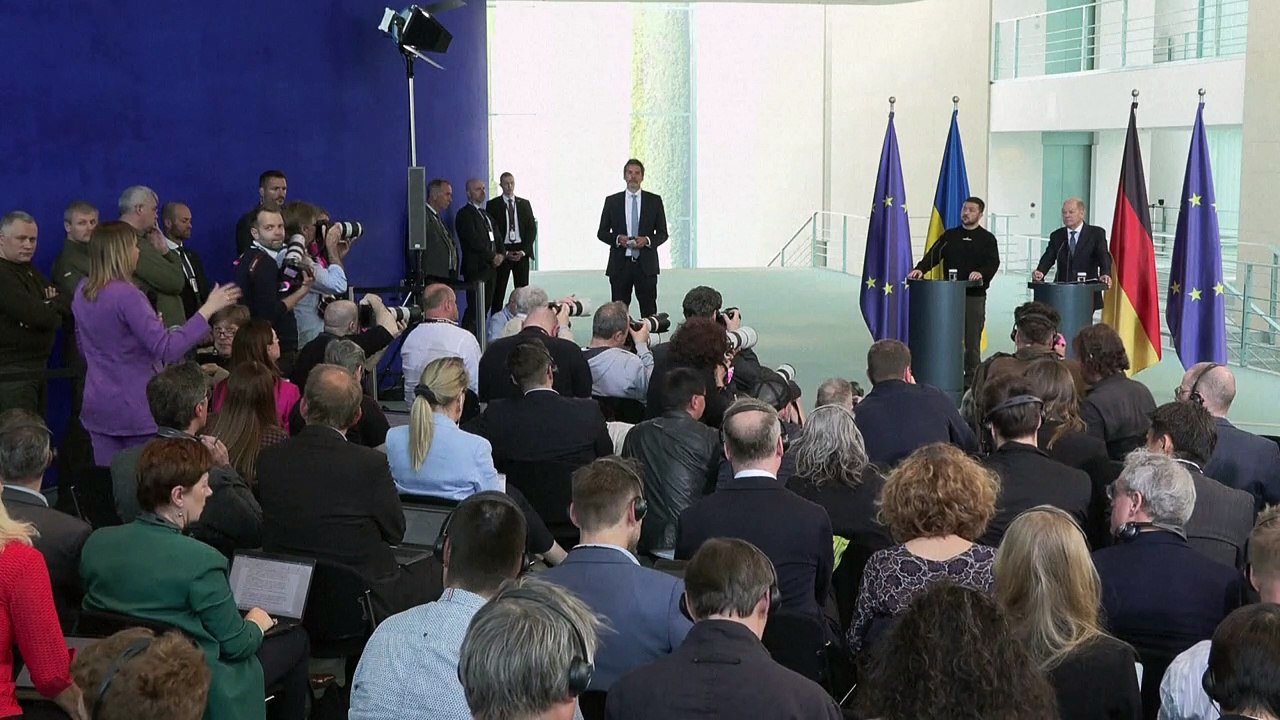 Selenskyj dankt in Berlin für deutsche Waffen – und will Kampfjets