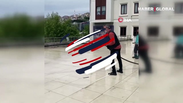 AK Parti İstanbul İl Başkanlığı balkon konuşması için hazır