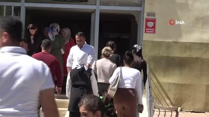 Siirt'te 42 yıl önce görme yetisini kaybeden kadın oy kullandı