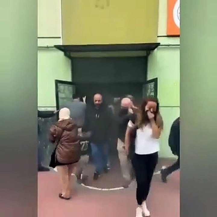 İstanbul Üsküdar'da oy verme işlemi sırasında okulda yangın çıktı