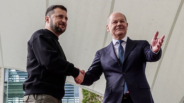 Zelensky welcomed with military honours as he visits Germany for first time since Russian invasion