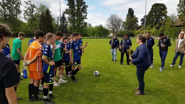 Remise de la coupe de champion du Lot pour nos U15