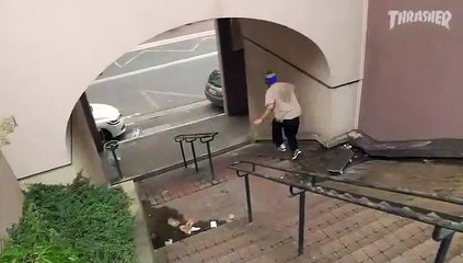 Cette mamie déteste les skaters