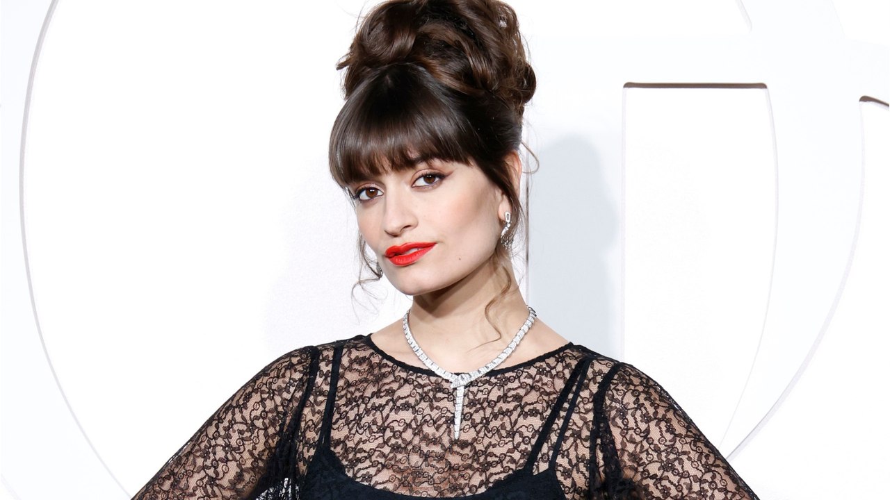 GALA VIDÉO - Clara Luciani bientôt maman : la chanteuse attend son premier enfant !