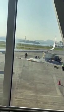 Balão cai nas proximidades de avião em aeroporto brasileiro. Veja o vídeo