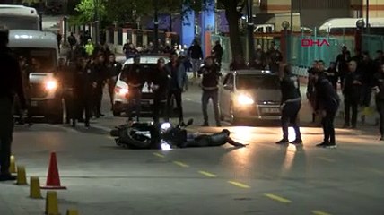 Fatih'te polisin dur ihtarına uymayan iki kişi gözaltına alındı