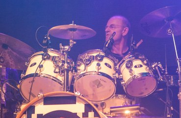 Tony Visconti pensó que Phil Lynott moriría después de estar ‘postrado en cama’ durante tres días