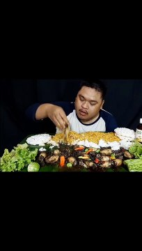 Mukbang Black chili squid, 5 packs of noodles, crackers, lettuce, green eggplant, rice