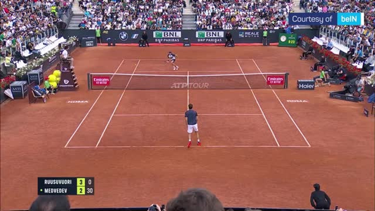 Medvedev finally wins at the Italian Open