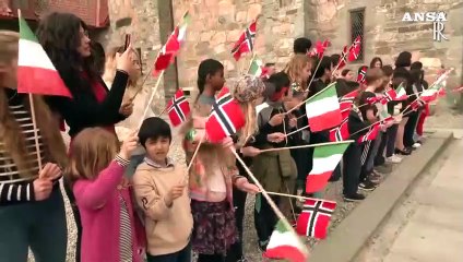 Mattarella a Trondheim, la visita al ponte della citta' vecchia