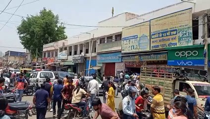 ईओ व आरओं से शहर में लगा जाम, देखें वीडियो