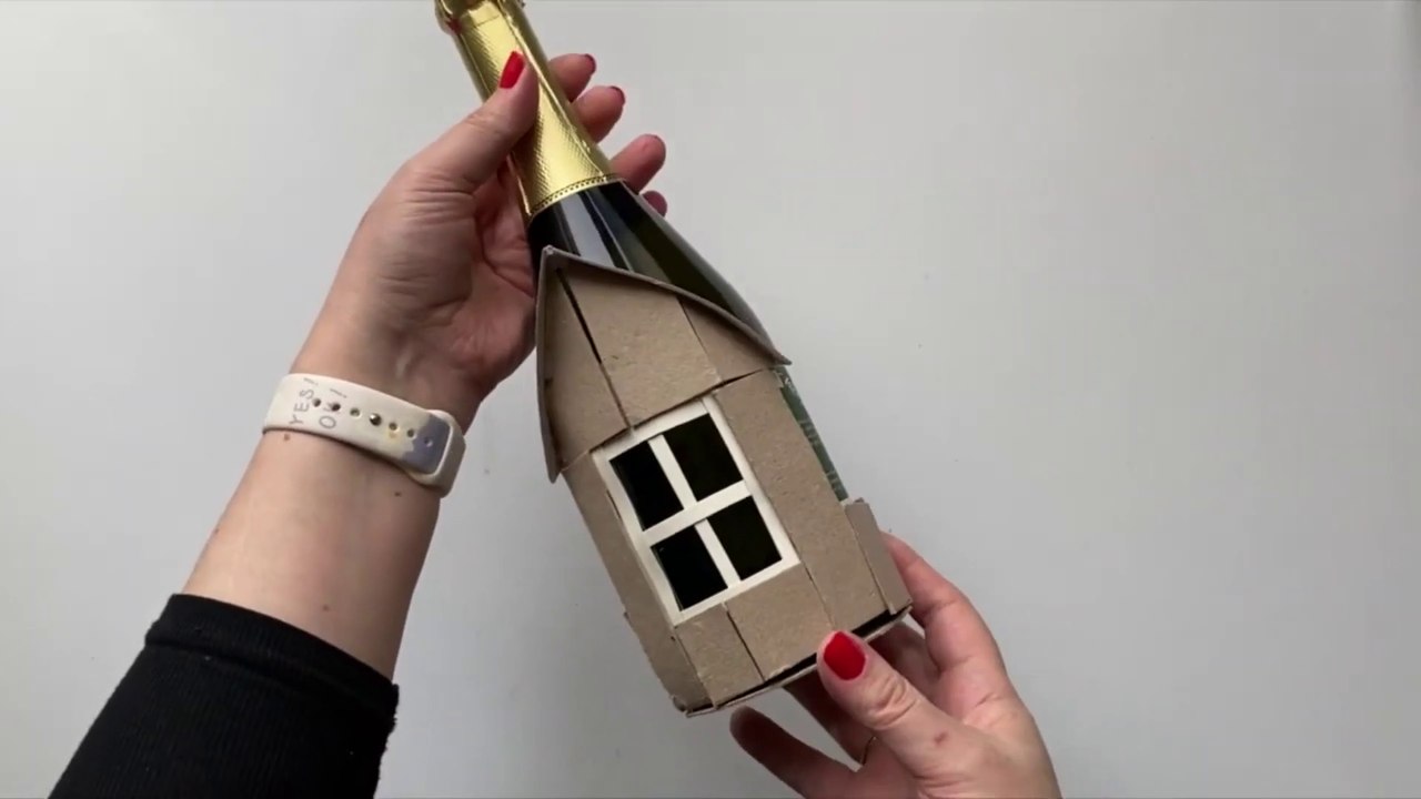 Christmas bottle decoration idea | Glass bottle decor idea | Home decorating idea