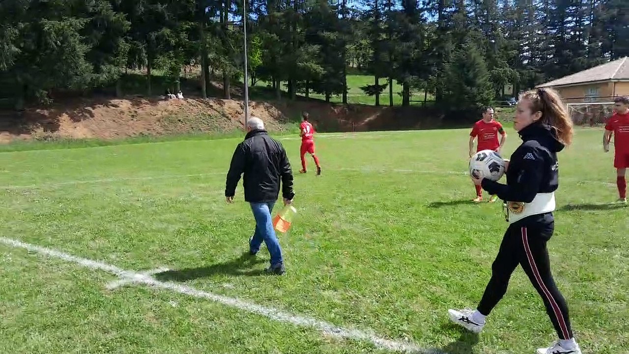 LE COUP D'ENVOI FICTIF DONNÉ PAR LA CHAMPIONNE D'EUROPE DE KICKBOXING EVA GUILLOT  DIMANCHE 14 MAI 2023