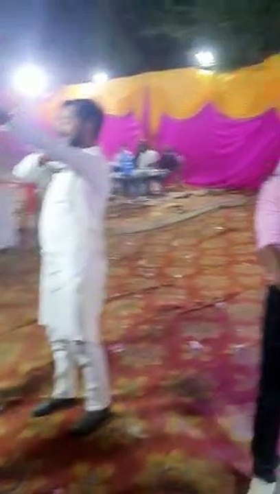 Deoria News: भोजपुरी गाने पर प्रधान ने की फायरिंग, SP के निर्देश पर FIR दर्ज, देखें विडिओ