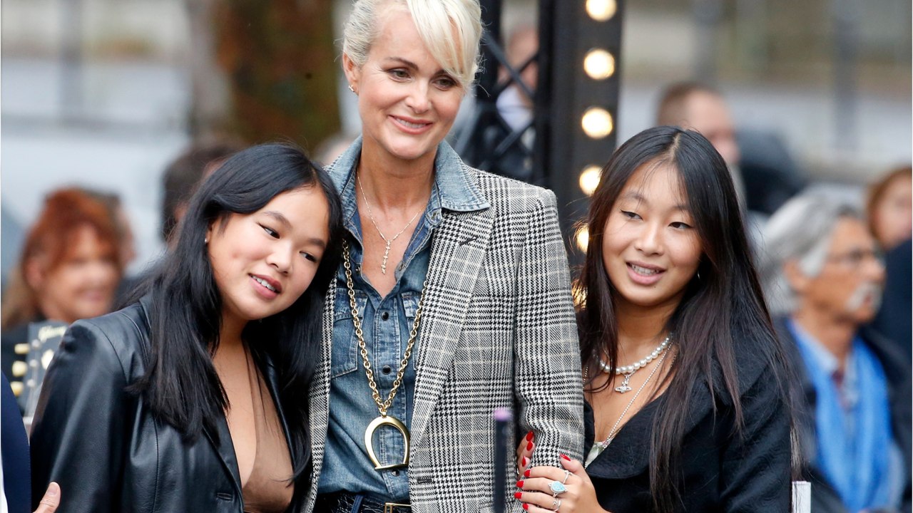 VOICI : "Je t'aime" : Jade Hallyday partage un tendre souvenir avec Laeticia Hallyday pour la Fête des mères