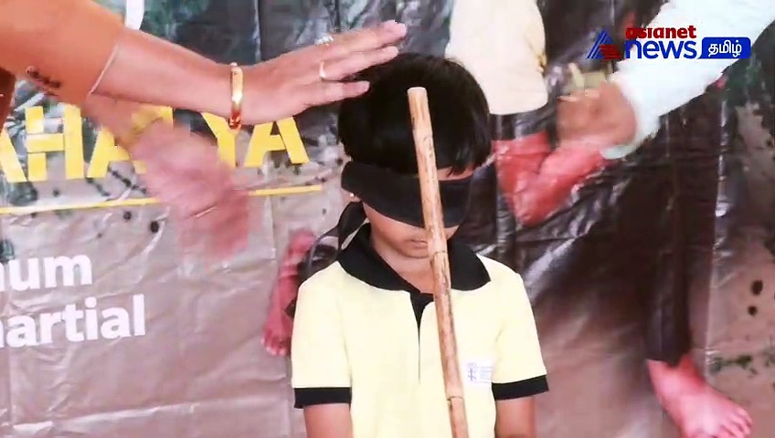 கண்களைக் கட்டிக் கொண்டு ஒரு நிமிடத்தில் 146 முறை சிலம்பம் சுழற்றி சிறுமி உலக சாதனை