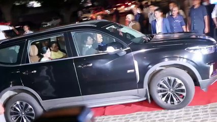 Parineeti Chopra locks lips with Raghav Chadha at their engagement