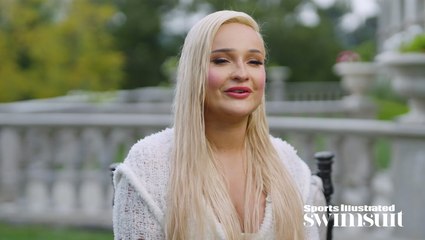 Télécharger la video: Kim Petras’s 2023 SI Swimsuit Issue Cover Photo Shoot