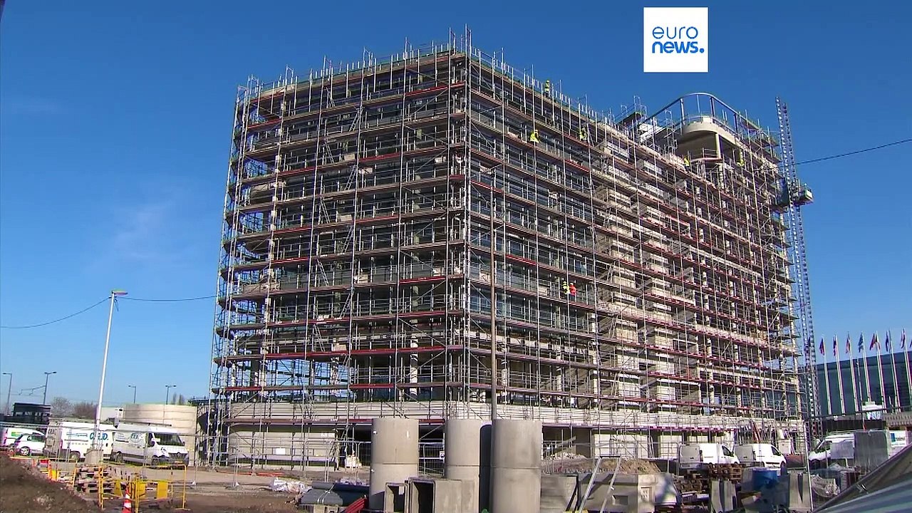 Falling energy prices boost EU's growth outlook, Commission says