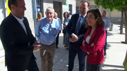 Rocío Blanco visita la oficina del SAE en Priego de Córdoba