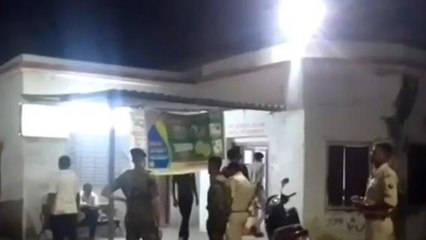 मद्य निषेध विभाग की टीम पर ग्रामीणों बोला हमला, जान बचाकर भागी सुशासन बाबू की पुलिस