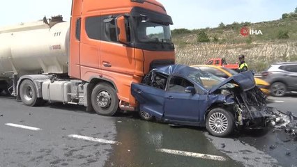 Eyüpsultan'da feci kaza: Tankerin çarptığı otomobil kullanılamaz hale geldi