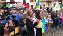 Zelensky a Roma, ucraini cantano 