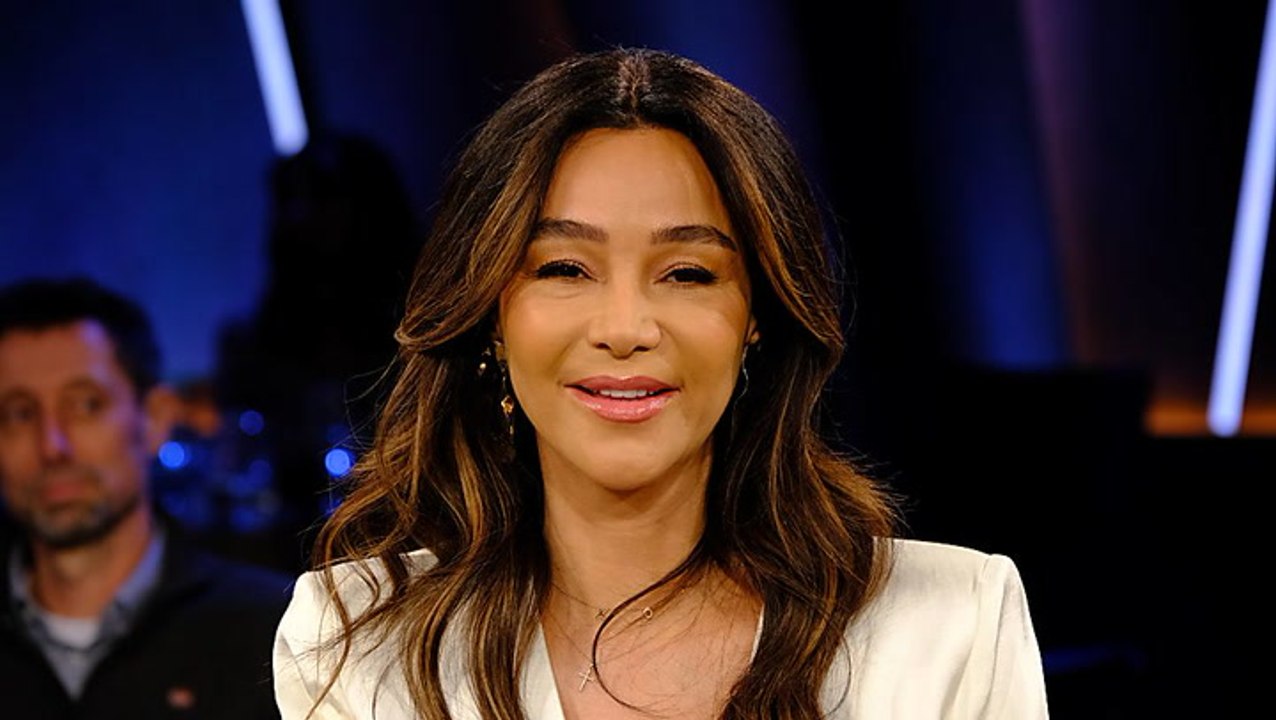 Verona Pooth mit XXL-Ausschnitt: Hier fallen gleich die Brüste raus