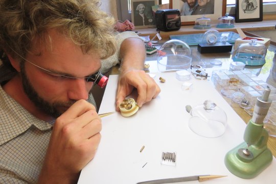 Il fabrique des montres uniques au monde