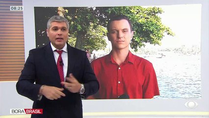 Influenciador filma 'feira de drogas' ao ar livre no Rio 15/05/2023 12:40:14