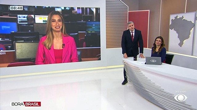 Mães e filhos trabalham juntos no metrô de São Paulo 15/05/2023 12:40:52