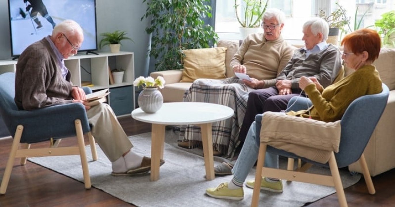 Elle transforme l'ancienne maison de ses grands-parents en colocation pour seniors pour éviter la maison de retraite
