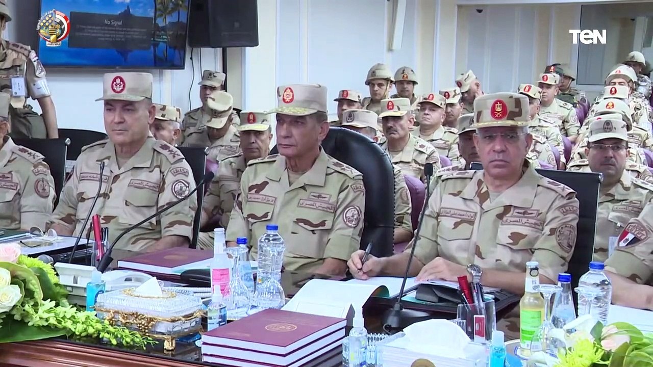 القائد العام  للقوات المسلحة يشهد تنفيذ مشروع م...