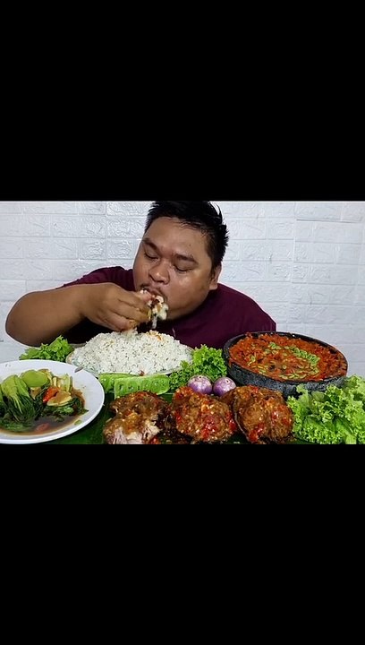 Mukbang 1 sea catfish, spicy sauce, chili paste, lettuce, kale, pete
