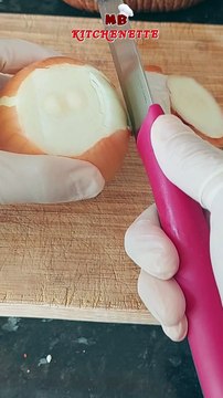 Onion Hacks: Master the Art of Onion Dicing: cutting onions like a pro! : #shorts #foodhacks #onion