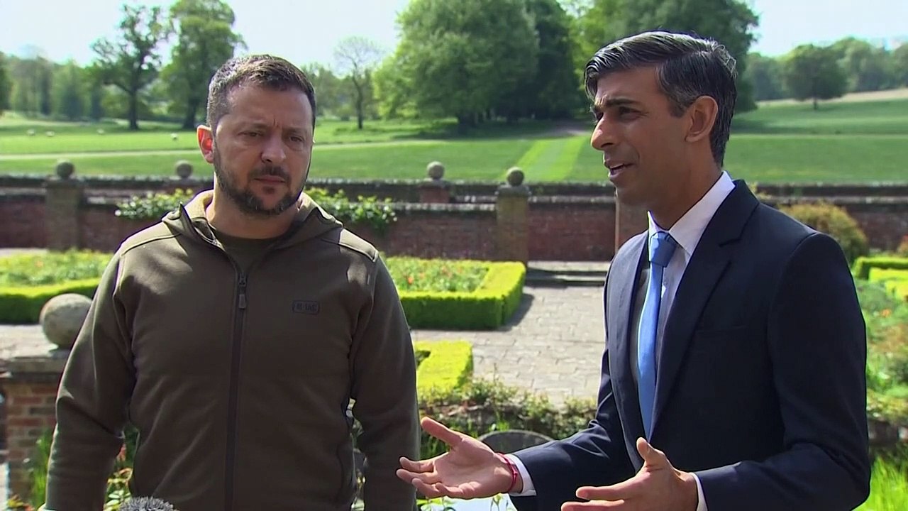 No Reino Unido, Zelensky busca acordo sobre entrega de aviões ocidentais à Ucrânia