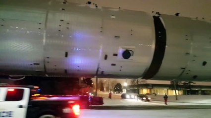 Huge_Petrochemical_Splitter_on_the_move_in_Edmonton,_Alberta_(Jan._2019)(1080p)