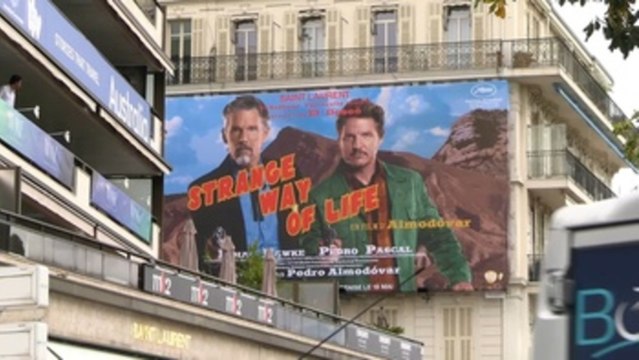 Todo listo para extender la alfombra roja en los 24 escalones del Olimpo de Cannes