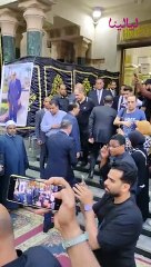 محمود الخطيب قلب الدنيا لحظة وصوله وعمرو الليثي ومظهر شاهين في عزاء محمود بكري