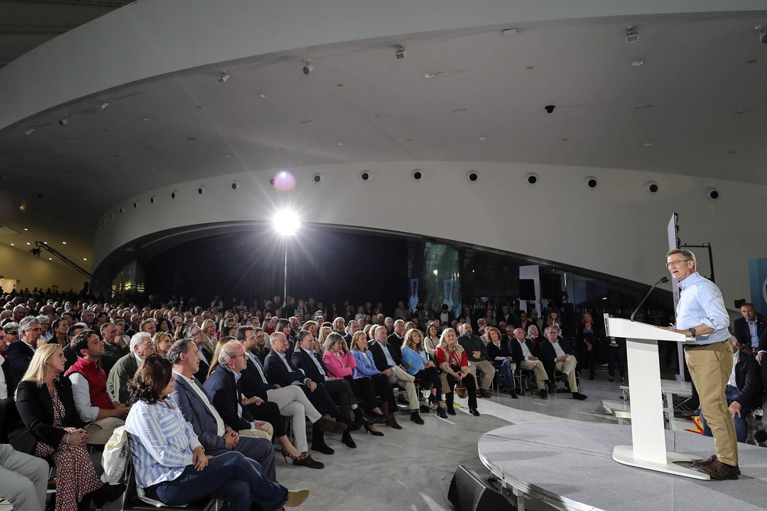 Feijóo: "A España y al PSOE les habría ido mejo...