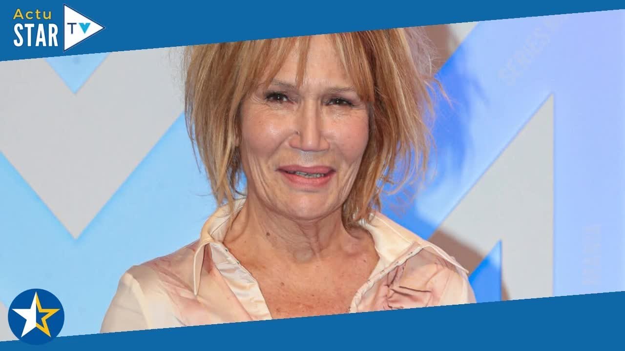 Clémentine Célarié "amoureuse" : cette grande star qui a refusé ses avances, "on est restés amis"