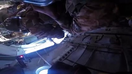 Pakistan army paratroper. Pakistani Airborn jump.(1)