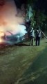 एक्सीडेंट के बाद जली कार, दो लड़कों को बचाया- देखें वीडियो
