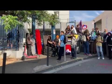 Réforme des retraites : blocus en cours au lycée Saint-Charles de Marseille