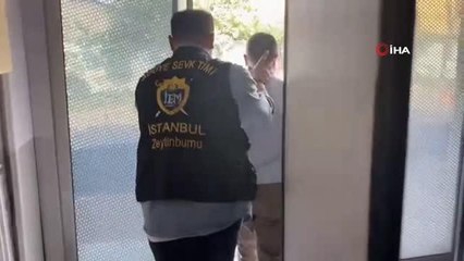 Zeytinburnu'nda kendisinden yol isteyen kuryeye satırla saldırmıştı, yakalandı